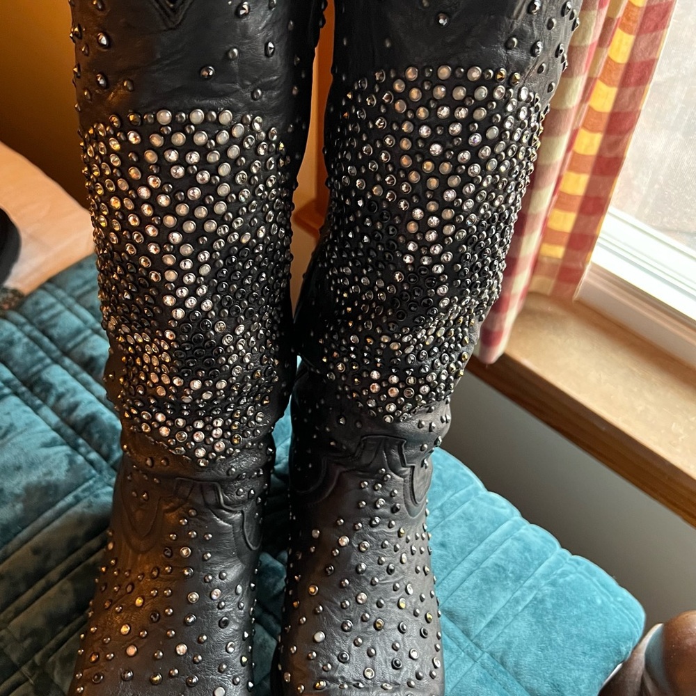 Lane by Kippy’s “Cosmic Skull” boots.